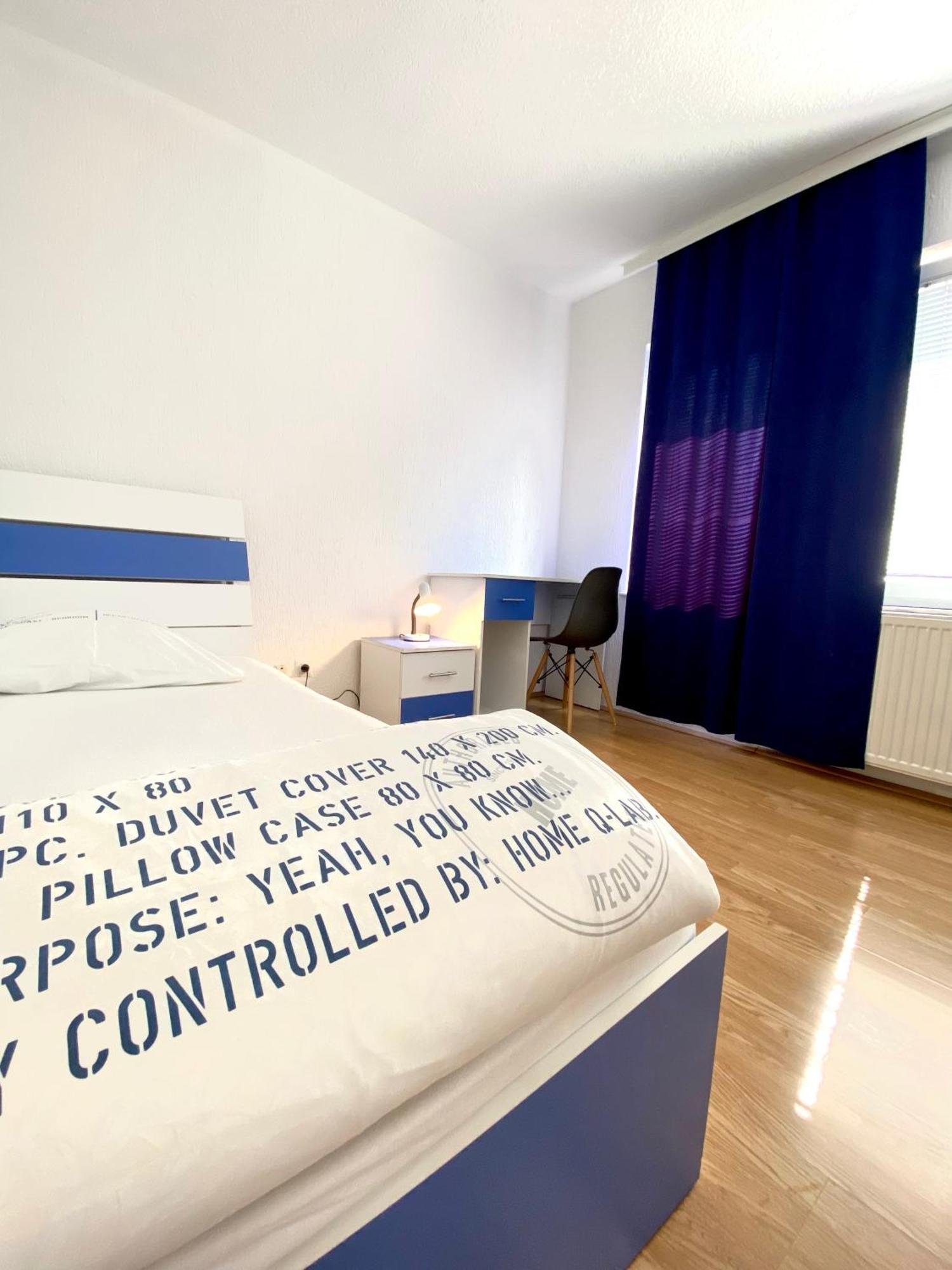 Bus Station Hostel Pristina Extérieur photo