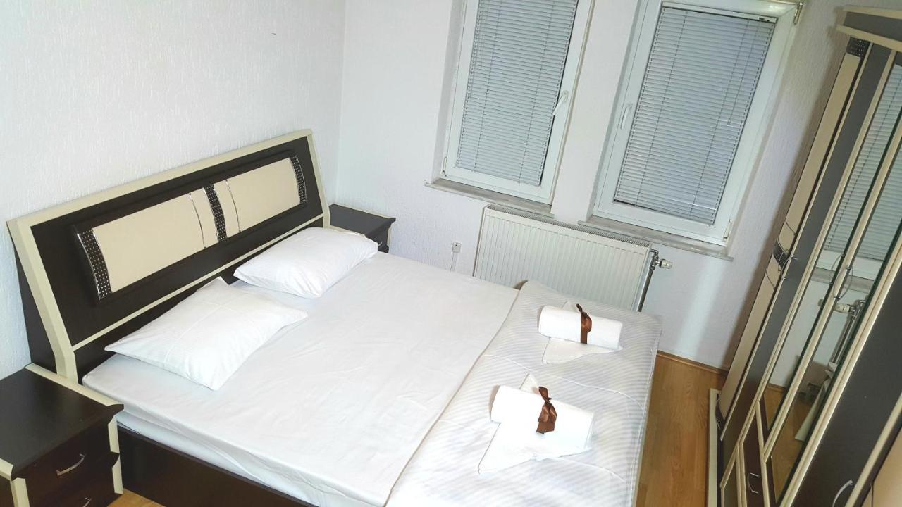 Bus Station Hostel Pristina Extérieur photo
